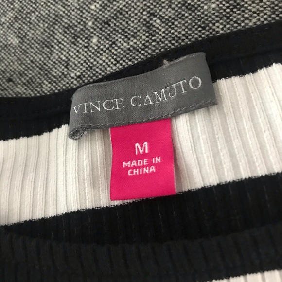 🎁 Vince Camuto Black White Stripes Women’s Size Medium Top - Picture 5 of 5